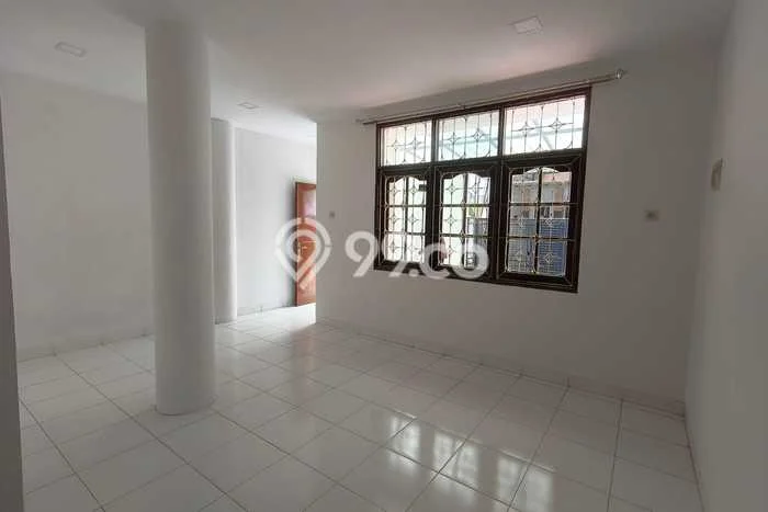 Disewakan! Rumah 3 Kamar Tidur &
2 Kamar Mandi di Tomang, Jakarta Barat Disewakan! Rumah 3 Kamar Tidur &
2 Kamar Mandi di Tomang, Jakarta Barat