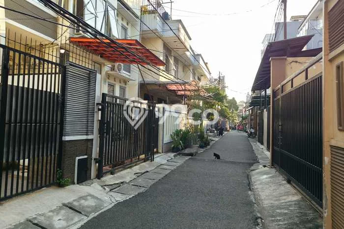 Rumah Sewa Jakarta Barat LT 90m2 LB 200m2 Area Grogol Rumah Sewa Jakarta Barat LT 90m2 LB 200m2 Area Grogol
