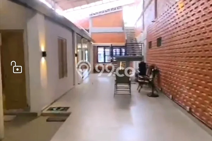 Unit Kantor disewakan di Pakualaman Yogyakarta dengan LT 300m2 / LB 230m2 Unit Kantor disewakan di Pakualaman Yogyakarta dengan LT 300m2 / LB 230m2