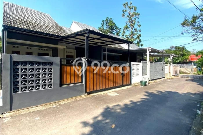 Rumah Modern Cantik 3 KT Siap Huni di Sleman Rumah Modern Cantik 3 KT Siap Huni di Sleman