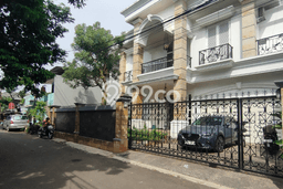 For Sale! Luxury House LT 350m2 Desain Elegan di Lebak Bulus For Sale! Luxury House LT 350m2 Desain Elegan di Lebak Bulus