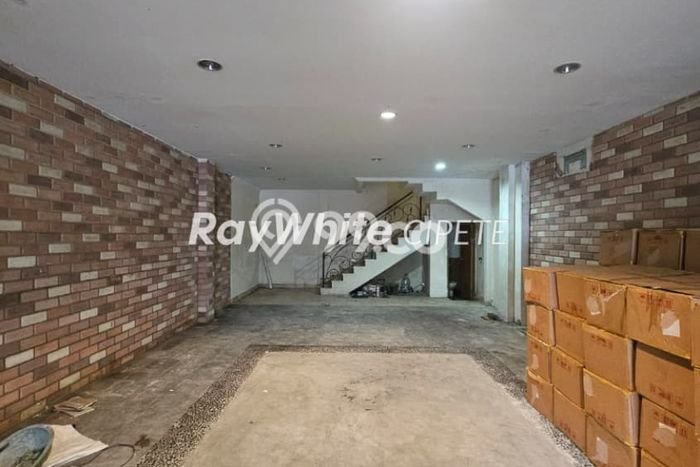 Ruko Bagus Dijual di Kemang Jakarta Selatan Strategis Cocok untuk Kembangkan Bisnis Ruko Bagus Dijual di Kemang Jakarta Selatan Strategis Cocok untuk Kembangkan Bisnis