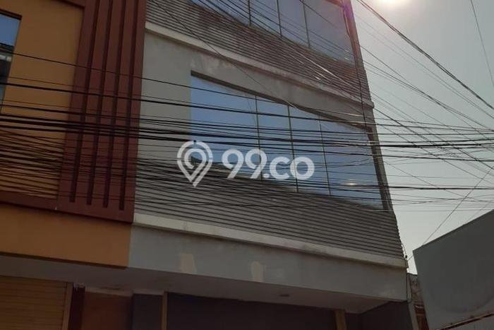 AREA TERBAIK! Ruko di , Luas 243m2m², Kawasan Komersial AREA TERBAIK! Ruko di , Luas 243m2m², Kawasan Komersial