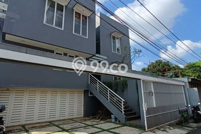 Hunian Modern Disewakan 4 Kamar di Kebayoran Baru Bisa Nego Hunian Modern Disewakan 4 Kamar di Kebayoran Baru Bisa Nego