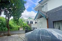 Dijual Rumah Luas Megah Dengan View Cantik di Bintaro, Jakarta Selatan Dijual Rumah Luas Megah Dengan View Cantik di Bintaro, Jakarta Selatan