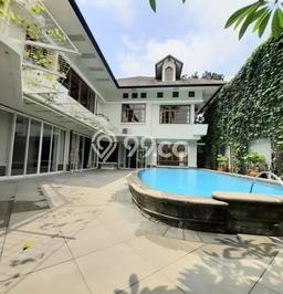 Rumah kawasan Pondok Indah, Dekat Pusat Kota, 3 KT, Luas 680m² Bangunan 980m² Rumah kawasan Pondok Indah, Dekat Pusat Kota, 3 KT, Luas 680m² Bangunan 980m²