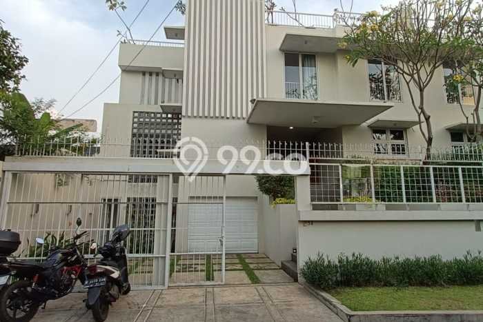 Hunian Ideal dengan LT 270m2 & LB 400m2 Dikontrakkan di Kuningan Hunian Ideal dengan LT 270m2 & LB 400m2 Dikontrakkan di Kuningan