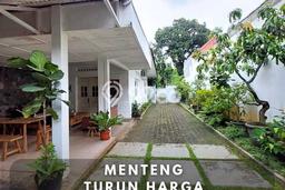 Dijual Rumah Premium dengan Fasilitas Sekitar Komplit di Menteng, Jakarta Pusat Dijual Rumah Premium dengan Fasilitas Sekitar Komplit di Menteng, Jakarta Pusat