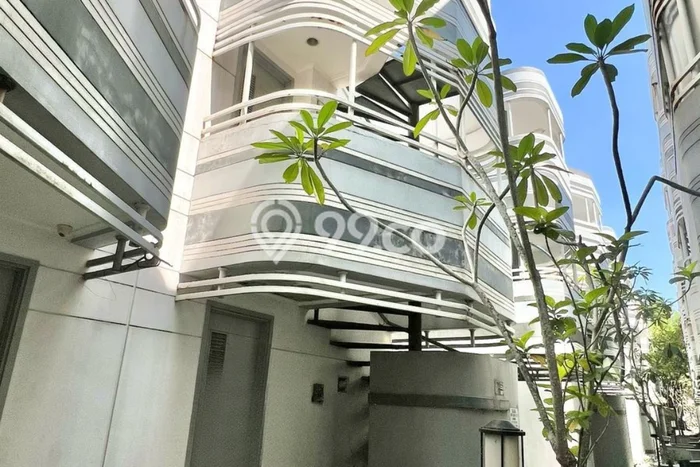 Kos-kosan Dijual di BSD City Tangerang Luas 89m2 Kos-kosan Dijual di BSD City Tangerang Luas 89m2