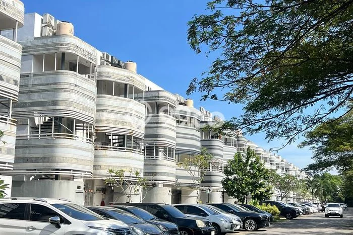 Kos-kosan Dijual di BSD City Tangerang Luas 89m2 Kos-kosan Dijual di BSD City Tangerang Luas 89m2