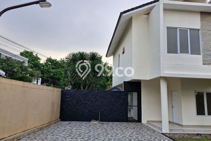 For Sale! Luxury House LT 178m2 Desain Modern di Pangkalan Jati For Sale! Luxury House LT 178m2 Desain Modern di Pangkalan Jati