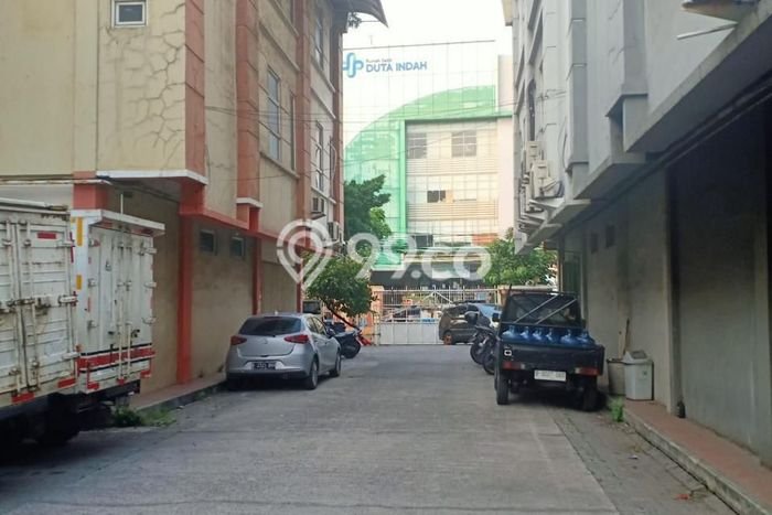 Ruko Dijual di Jakarta Utara LT 64m2 & LB 288m2 Lokasi Terbaik! Ruko Dijual di Jakarta Utara LT 64m2 & LB 288m2 Lokasi Terbaik!