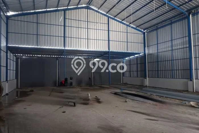 Gudang Disewa di Cikarang Pusat, Bekasi, LT 465m2 / LB 352m2 Gudang Disewa di Cikarang Pusat, Bekasi, LT 465m2 / LB 352m2