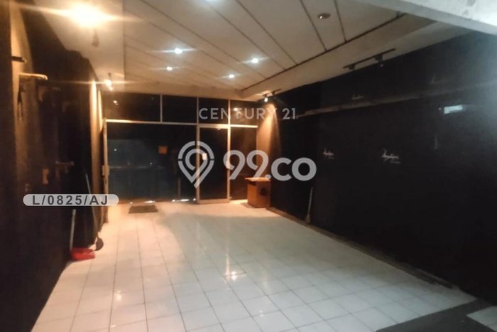 LOKASI PREMIUM! Ruko Kawasan Kebonjati, Luas 195m², Jalan Utama, Area Bisnis LOKASI PREMIUM! Ruko Kawasan Kebonjati, Luas 195m², Jalan Utama, Area Bisnis