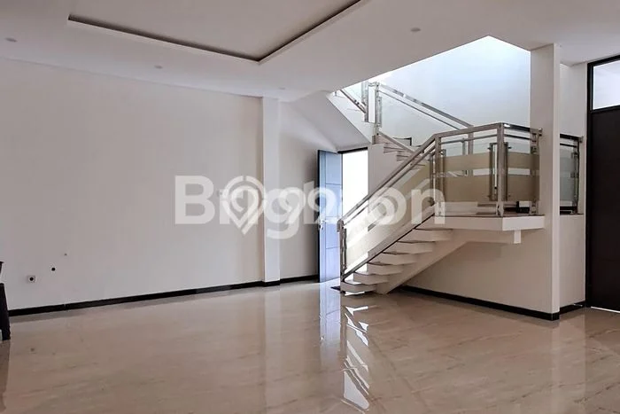 Hunian Elit LB 200m2 Siap Pakai Desain Elegan di Araya, Malang Hunian Elit LB 200m2 Siap Pakai Desain Elegan di Araya, Malang