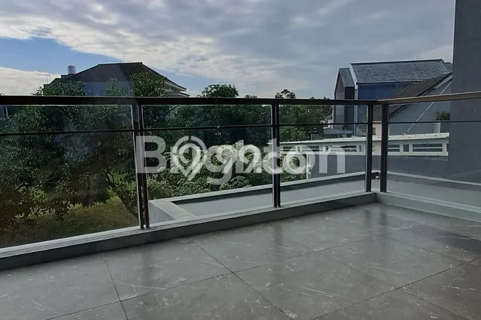 Hunian Elit LB 200m2 Siap Pakai Desain Elegan di Araya, Malang Hunian Elit LB 200m2 Siap Pakai Desain Elegan di Araya, Malang