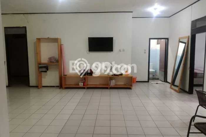 Rumah Asri 3 KT di Taman, Madiun - LT 165m2m² Rumah Asri 3 KT di Taman, Madiun - LT 165m2m²