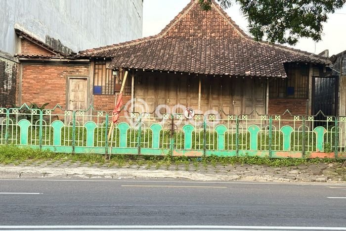 Tanah di Tegalrejo, Yogyakarta Luas 466m2 Dijual Segera Tanah di Tegalrejo, Yogyakarta Luas 466m2 Dijual Segera