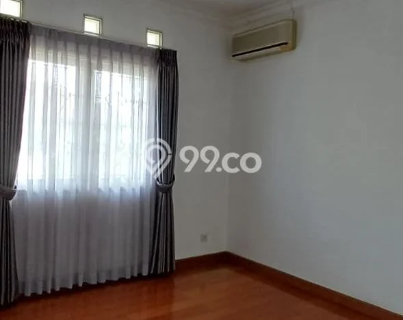Disewakan! Rumah 4 Kamar Tidur &
3 Kamar Mandi di BSD Taman Giri Loka, Tangerang Disewakan! Rumah 4 Kamar Tidur &
3 Kamar Mandi di BSD Taman Giri Loka, Tangerang