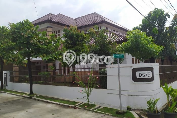 Dijual Rumah Luas Elegan Dengan View Eksklusif di Jatiwaringin, Jakarta Timur Dijual Rumah Luas Elegan Dengan View Eksklusif di Jatiwaringin, Jakarta Timur