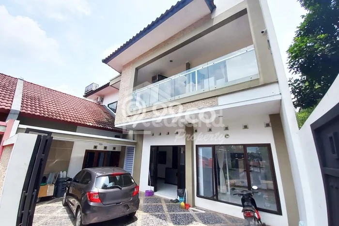 Rumah Eksklusif Siap Huni LT 380m2 di Gunung Pati, Semarang Rumah Eksklusif Siap Huni LT 380m2 di Gunung Pati, Semarang