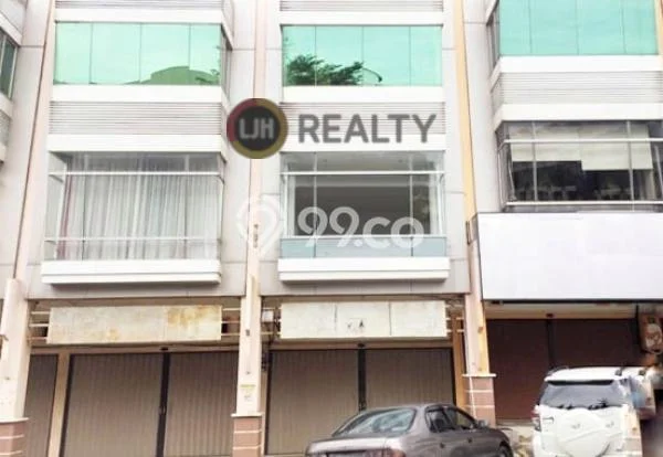 Ruko Dijual di Prime Area Batam Luas 300m2 Ruko Dijual di Prime Area Batam Luas 300m2