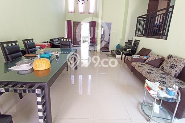 HOT PROPERTY! Rumah Strategis area , Luas 173m2m² Bangunan 185m2m² HOT PROPERTY! Rumah Strategis area , Luas 173m2m² Bangunan 185m2m²