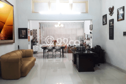 Rumah Elit LB 725m2 Siap Huni Desain Elegan di Sumurbandung, Bandung Rumah Elit LB 725m2 Siap Huni Desain Elegan di Sumurbandung, Bandung
