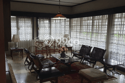 Rumah Area Strategis di Coblong, Bandung, LT 1738m2m² Bangunan 950m2m² Rumah Area Strategis di Coblong, Bandung, LT 1738m2m² Bangunan 950m2m²