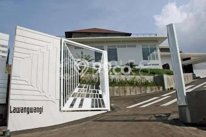 LOKASI STRATEGIS! Komersial Kawasan Coblong, Luas 2500m2m², Area Komersial, Jalan Utama LOKASI STRATEGIS! Komersial Kawasan Coblong, Luas 2500m2m², Area Komersial, Jalan Utama