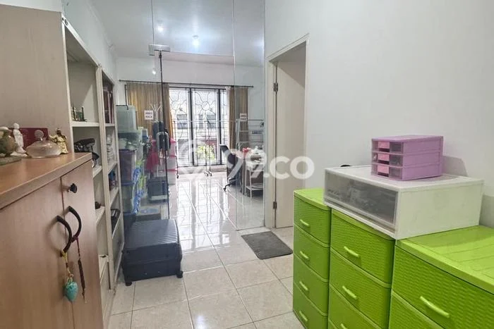 Ruko Bagus Dijual LB 100m2 Lokasi Strategis Jakarta Barat Area Cocok untuk Berbisnis Ruko Bagus Dijual LB 100m2 Lokasi Strategis Jakarta Barat Area Cocok untuk Berbisnis