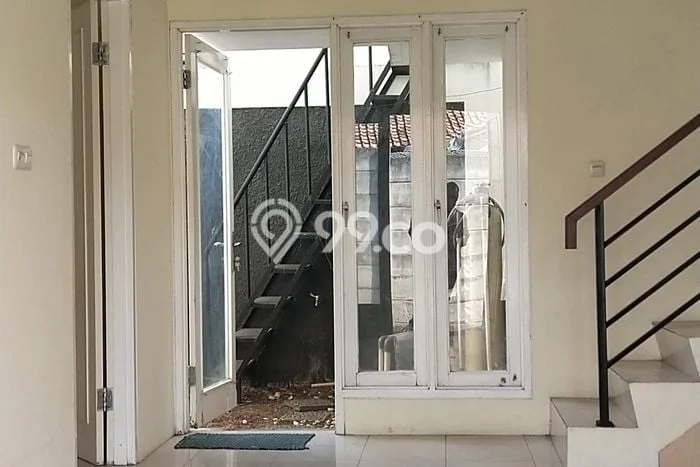 Rumah Asri area Cinere, 2 KM, Bebas Banjir Rumah Asri area Cinere, 2 KM, Bebas Banjir