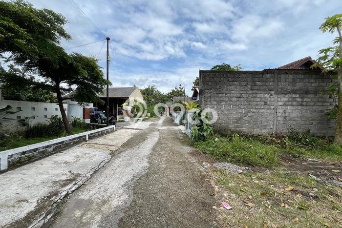 Jarang Ada! Tanah di Prambanan Punya Luas 106m2 SHM Jarang Ada! Tanah di Prambanan Punya Luas 106m2 SHM