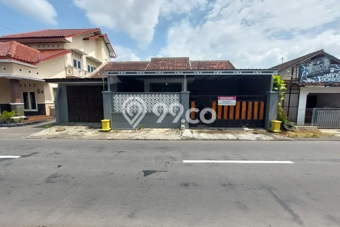 Rumah Modern Cantik 3 Kamar Siap Huni di Klaten Utara Rumah Modern Cantik 3 Kamar Siap Huni di Klaten Utara