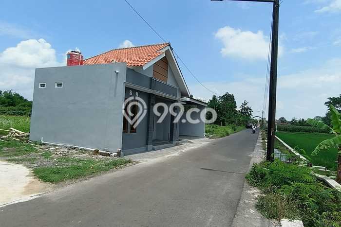 SIAP HUNI! Rumah Asri area Ngawen, Luas 61m2m² Bangunan 61m2m² SIAP HUNI! Rumah Asri area Ngawen, Luas 61m2m² Bangunan 61m2m²