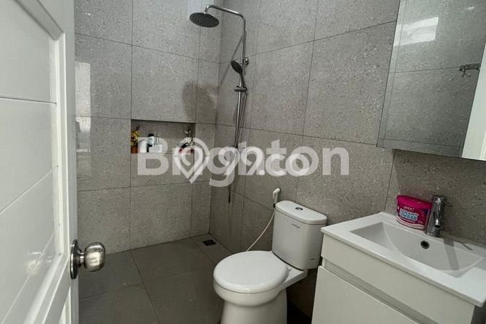 Hot Offer Hunian Mewah Ideal dan Luas di Kebon Jeruk, Jakarta Barat Hot Offer Hunian Mewah Ideal dan Luas di Kebon Jeruk, Jakarta Barat