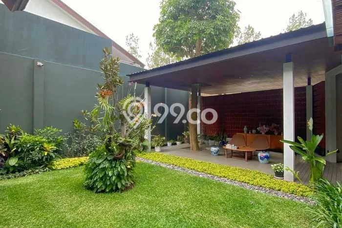 Rumah Elit LB 820m2 Siap Pakai Desain Elegan di Kota Baru Parahyangan, Bandung Rumah Elit LB 820m2 Siap Pakai Desain Elegan di Kota Baru Parahyangan, Bandung
