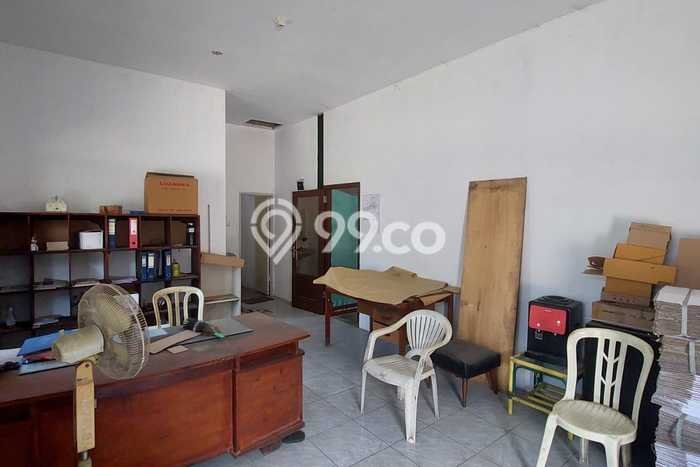 Gudang di Cimahi Selatan, Luas 700m², Kawasan Strategis, Jalan Utama Gudang di Cimahi Selatan, Luas 700m², Kawasan Strategis, Jalan Utama