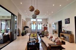 Rumah Elit LB 348m2 Siap Pakai Desain Elegan di Kota Baru Parahyangan, Bandung Rumah Elit LB 348m2 Siap Pakai Desain Elegan di Kota Baru Parahyangan, Bandung