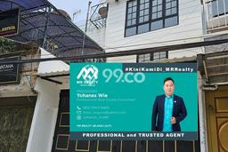 Rumah Mewah LB 217m2 Siap Huni Desain Elegan di Jelambar, Jakarta Barat Rumah Mewah LB 217m2 Siap Huni Desain Elegan di Jelambar, Jakarta Barat