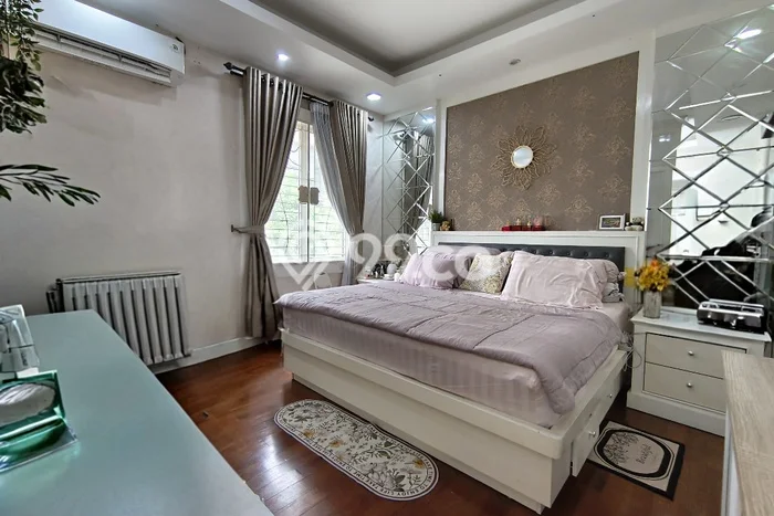 Hunian Mewah LB 185m2 Siap Pakai Desain Elegan di Meruya, Jakarta Barat Hunian Mewah LB 185m2 Siap Pakai Desain Elegan di Meruya, Jakarta Barat