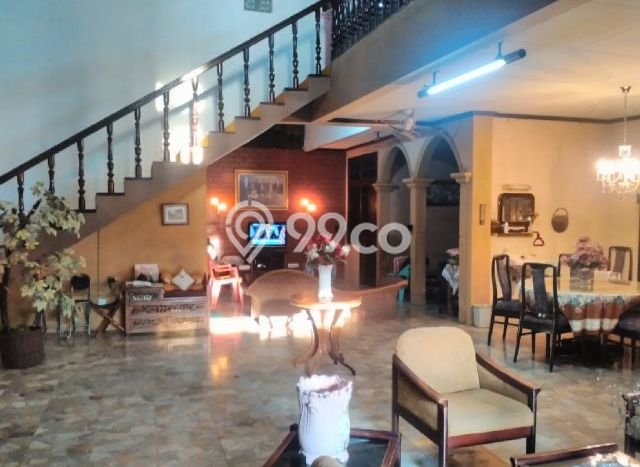 Siap Huni Rumah Mewah 6 Kamar di Pasar Kliwon Dekat ke Mana Pun Siap Huni Rumah Mewah 6 Kamar di Pasar Kliwon Dekat ke Mana Pun