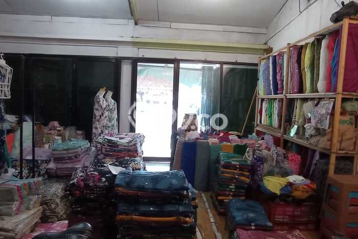 Siap Huni Hunian Elit 6 Kamar di Pasar Kliwon Dekat ke Mana Saja Siap Huni Hunian Elit 6 Kamar di Pasar Kliwon Dekat ke Mana Saja