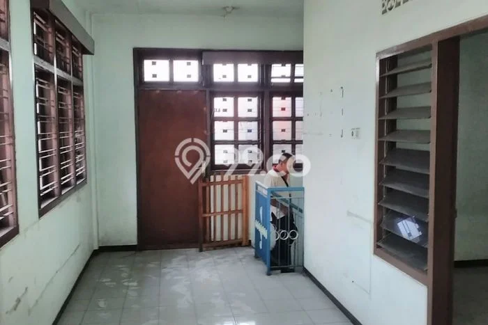 Disewakan Ruko Kawasan Pasar Kliwon, Luas 210m², Area Strategis, Ready Untuk Dipakai Disewakan Ruko Kawasan Pasar Kliwon, Luas 210m², Area Strategis, Ready Untuk Dipakai