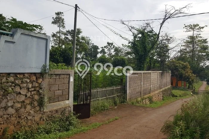 Lahan Dijual Lokasi Strategis di Sumedang dengan Luas 1400m2 Lahan Dijual Lokasi Strategis di Sumedang dengan Luas 1400m2