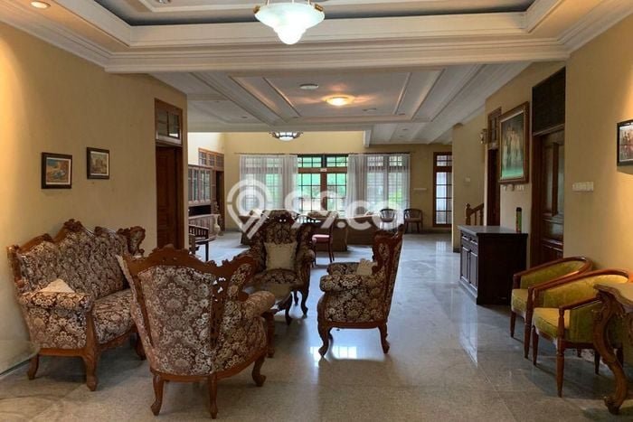 Hunian Eksklusif Siap Huni LT 812m2 di Cinere, Depok Hunian Eksklusif Siap Huni LT 812m2 di Cinere, Depok