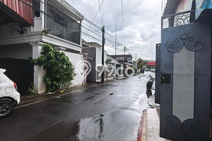 Area Ramai! Gudang Dijual di Blimbing untuk Bisnis Luas Bangunan 300m2 Area Ramai! Gudang Dijual di Blimbing untuk Bisnis Luas Bangunan 300m2