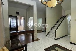 Rumah Modern LT 203m2m² Siap Huni di Setiabudi, Dekat Pusat Perbelanjaan, Bandung Rumah Modern LT 203m2m² Siap Huni di Setiabudi, Dekat Pusat Perbelanjaan, Bandung