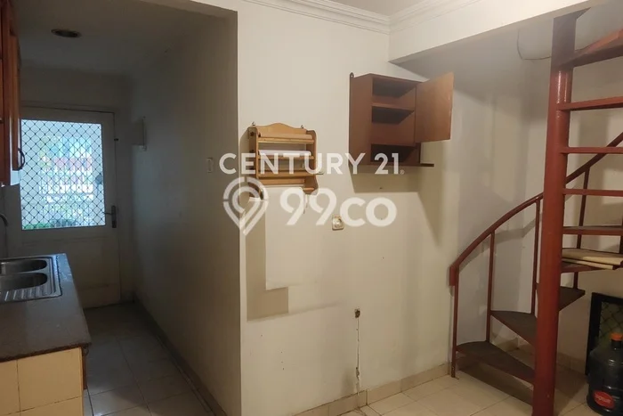 Ready to Use! Luxury House LT 150m2 Desain Modern di Puri Indah Ready to Use! Luxury House LT 150m2 Desain Modern di Puri Indah