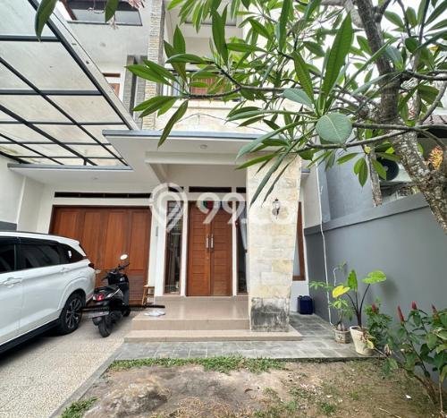 Rumah Elit LB 159m2 Siap Pakai Desain Elegan di Renon, Denpasar Rumah Elit LB 159m2 Siap Pakai Desain Elegan di Renon, Denpasar